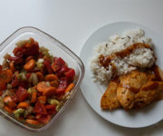 Hähnchen mit Reis und Gemüsesalat (Rezept mit Bild) auf Kochen-verstehen.de