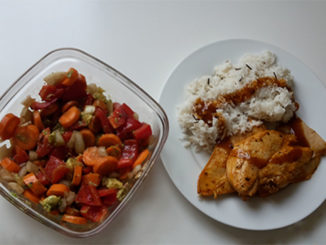 Hähnchen mit Reis und Gemüsesalat (Rezept mit Bild) auf Kochen-verstehen.de