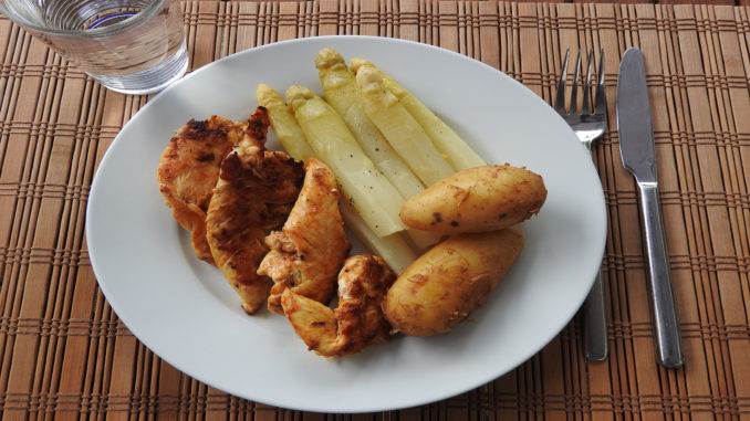 Spargel mit Kartoffeln und Putenbrust (Rezept mit Bild) | Kochen ...